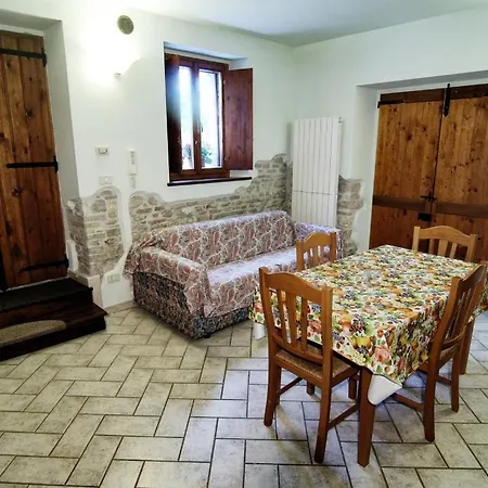 Sleeps 3 With Pool Apartment